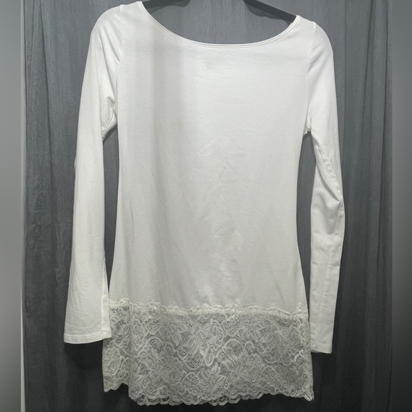 White House Black Market Casual White Long Sleeve Lace Hem Basic Tshirt Sz Small - Picture 2 of 6